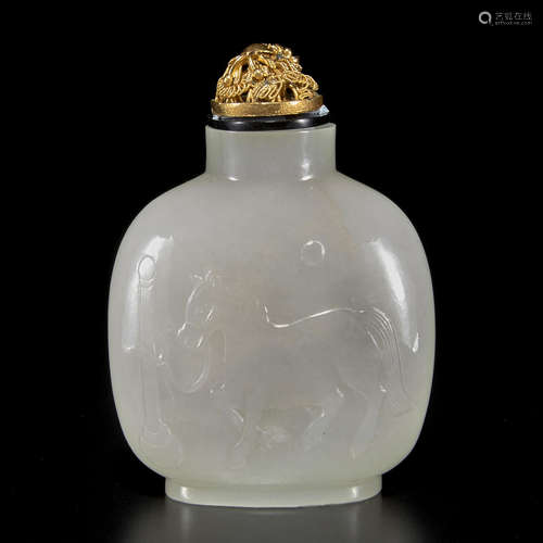 A white jade snuff bottle