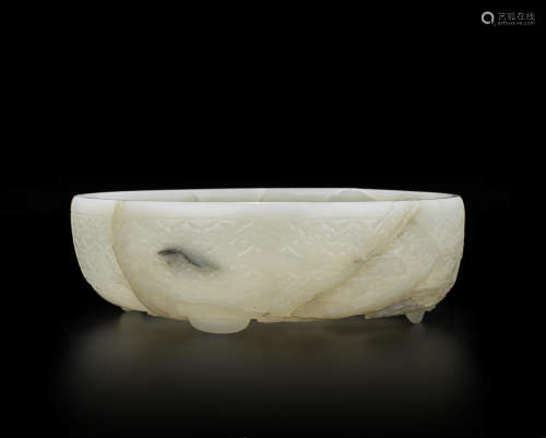 A pale creamy-white jade bowl 18th/19th century