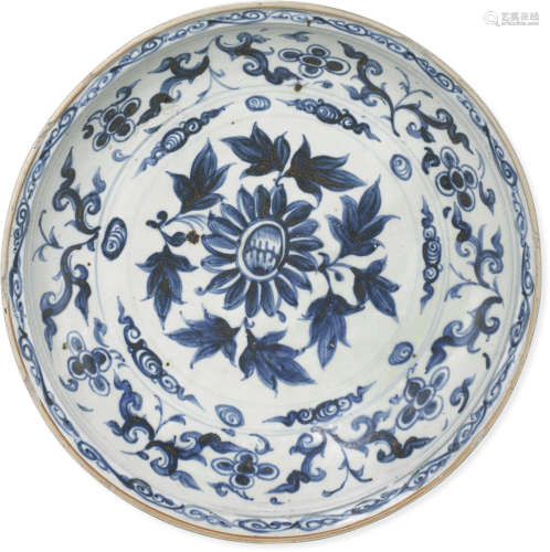 a large blue and white deep dish Vietnam, 15th/16th century