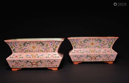 A PAIR OF PINK-GROUND FAMILLE-ROSE JARDINIERES , Qing Dynasty