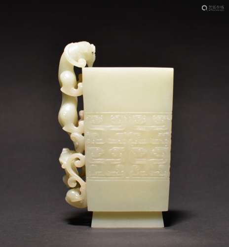 A CARVED JADE DRAGON CUP , Qing Dynasty