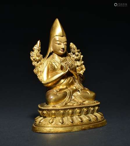 A GILT-BRONZE FIGURE OF TSONGKHAPA , Qing Dynasty