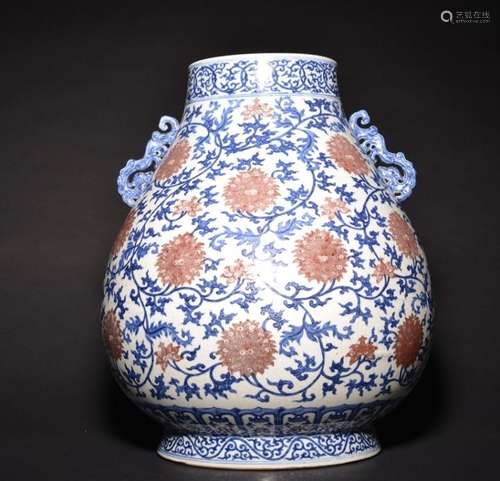 A LARGE IRON-RED BLUE AND WHITE VASE.JUN , Qing Dynasty