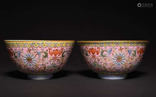 A CORAL-RED-GROUND FAMILLE-ROSE BOWLS , Qing Dynasty
