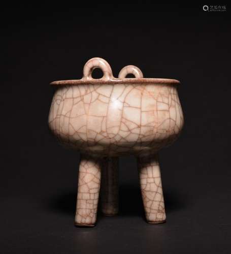 A GE-TYPE-GLAZED TRIPOD CENSER , Qing Dynasty