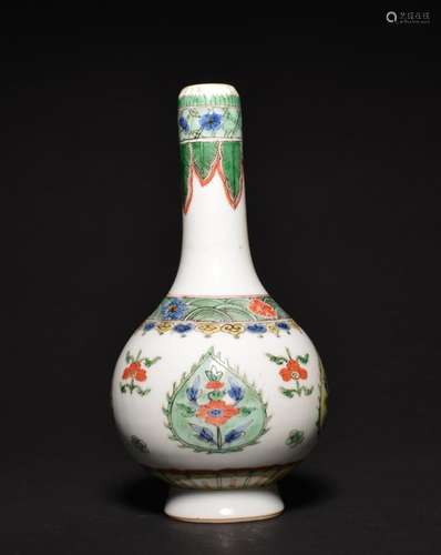 A SMALL WUCAI VASE , Period Of KangXi