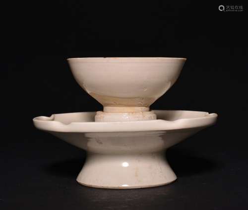 A DINGYAO STEM CUP , Song Dynasty