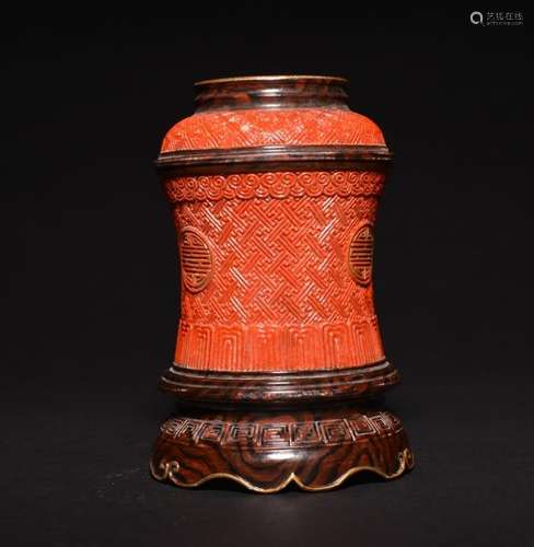 A CINNABAR LACQUER-GLAZED VASE , Qing Dynasty