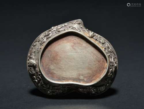 A CARVED SILVER BOX AND COVER , Qing Dynasty