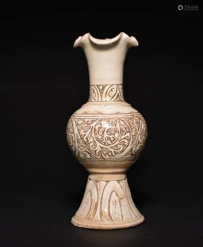 A CARVED CIZHOU VASE , Song Dynasty