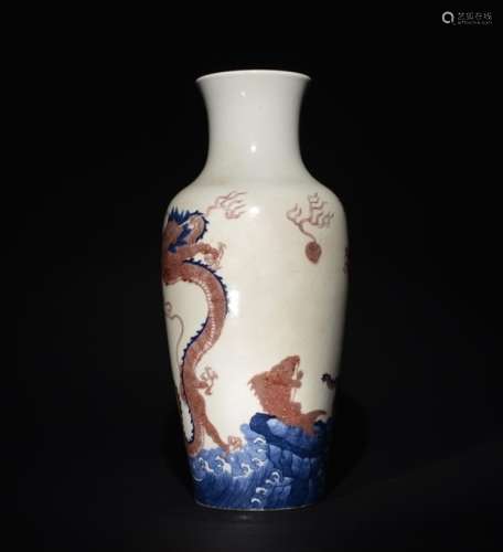 AN IRON-RED BLUE AND WHITE DARGON VASE , Qing Dyansty