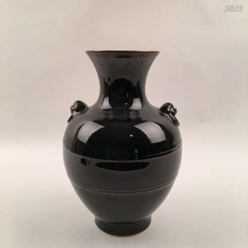 Yongzheng Mark.  Chinese Black Glazed Vase