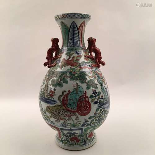 Fine Chinese Wucai Vase