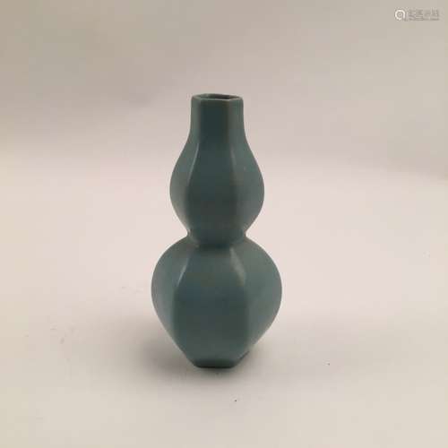 Chinese Ruyao Small Vase