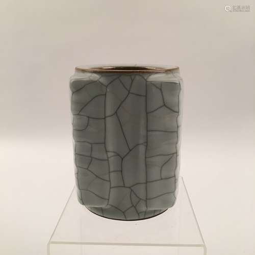 Fine Chinese Song Style Crackle Porcelain Vase