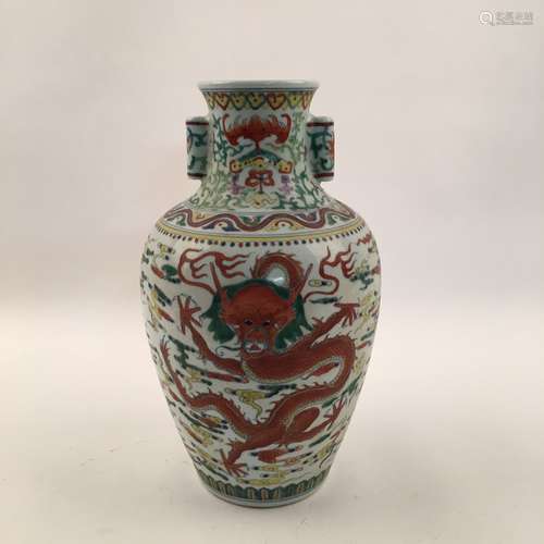 Qianlong Mark, Fine Wucai Dragon Vase