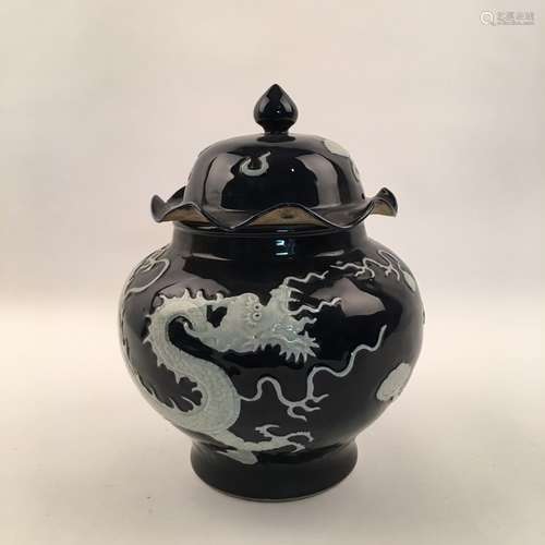 Fine Blue and White Dragon Jar