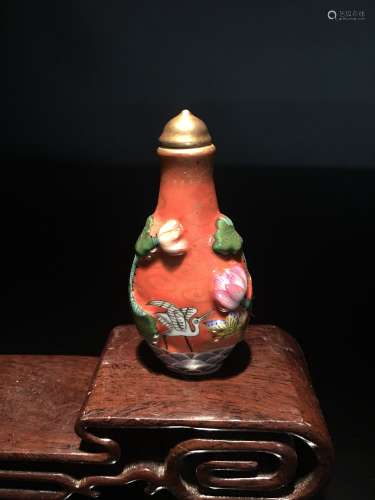 Fine Chinese Famille Rose Snuff Bottle