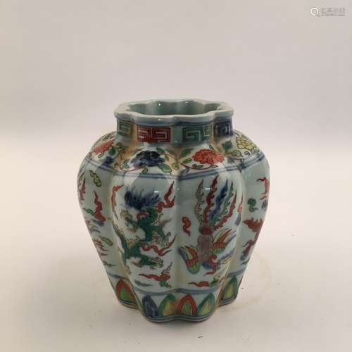 Chinese Wucai Dragon and Phoenix Jar