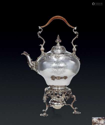 约1768年 英国 THOMAS WHIPHAM & CHARLES WRIGHT 洛可可风格 纯银高浮雕花卉烧茶壶 附可加热底座