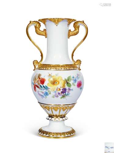 约1910年 德国 MEISSEN 彩绘陶瓷花瓶