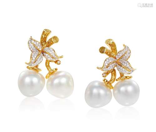 白色南洋珍珠配钻石耳环 约12-13mm