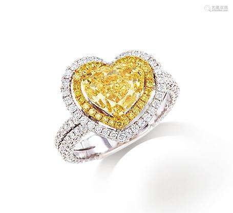 2.37克拉天然「心形」彩黄色VS1净度钻石配钻石戒指