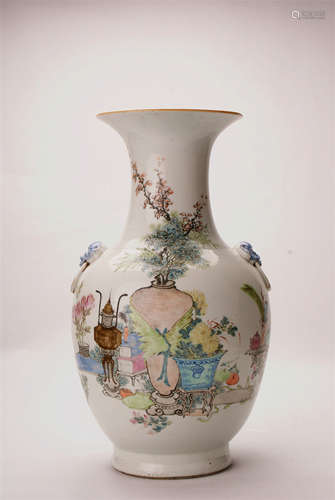 A Chinese Porcelain Vase