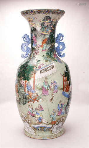 A Chinese Famille Rose Porcelain Vase 