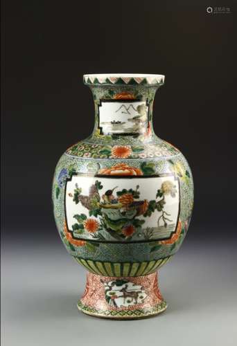 CHINESE FAMILLE VERTE VASE