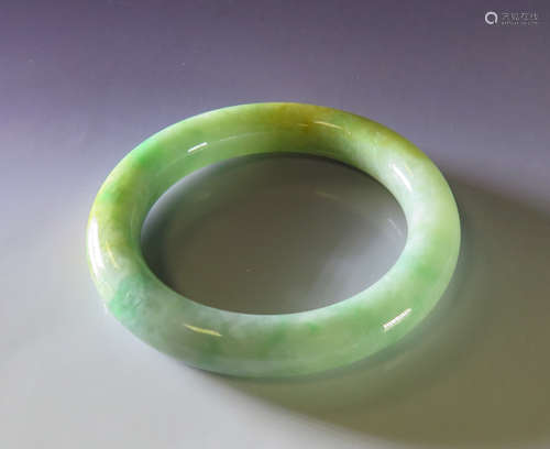 CHINESE JADEITE BANGLE