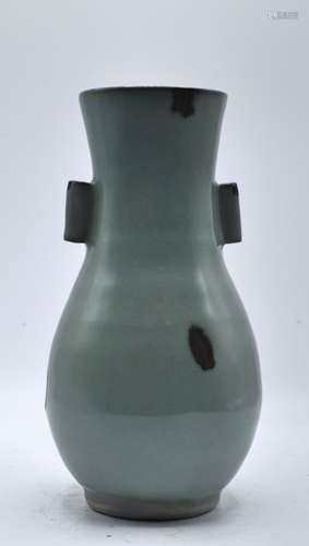 CHINESE SONG PERIOD LONGQUAN CELADON VASE