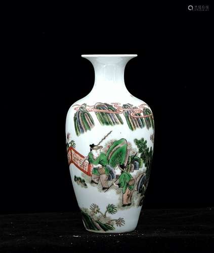 CHINESE FAMILLE VERTE VASE