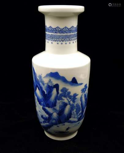 CHINESE BLUE AND WHITE ROULEAU VASE