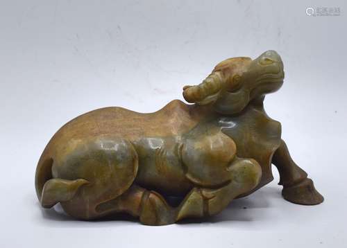 CHINESE MING PERIOD CARVED JADE FIGURE OF AN OX