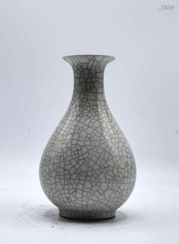 CHINESE QING PERIOD GE WARE PEAR SHAPED VASE