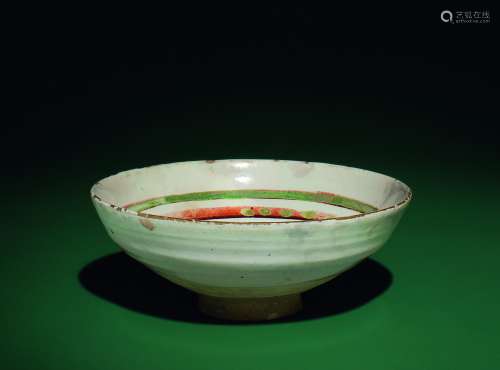 明 红绿彩鱼纹碗