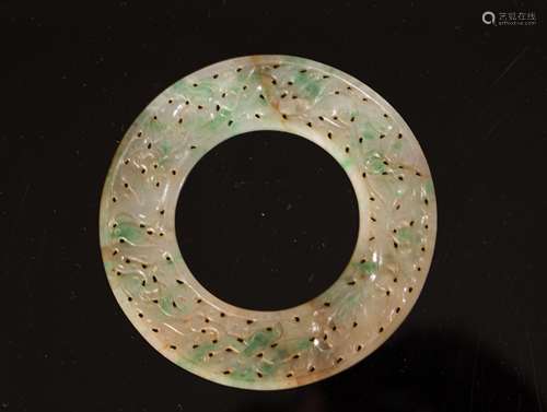 CHINESE JADEITE RING IN OPEN WORK