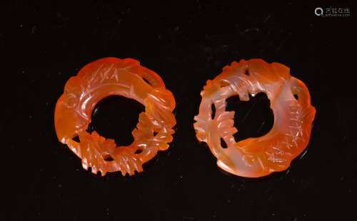 PAIR OF CHINESE AGATE PENDANTS