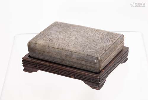 CHINESE JADE BOX WITH FLORAL PATTERN & WOOD BASE