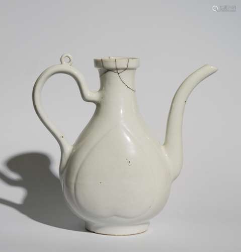 CHINESE DING WARE WHITE GLAZE PORCELAIN EWER