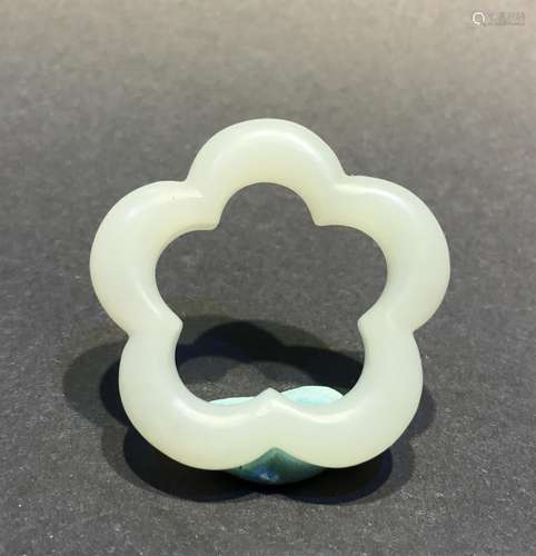 CHINESE WHITE JADE CARVED PENDANT