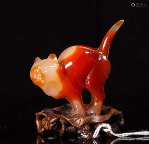 CHINESE AGATE CAT ON ROSEWOOD STAND