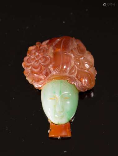 CHINESE AGATE BROOCH