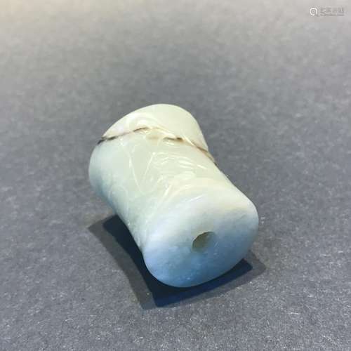 CHINESE JADE CARVED CYLINDRICAL PENDANT