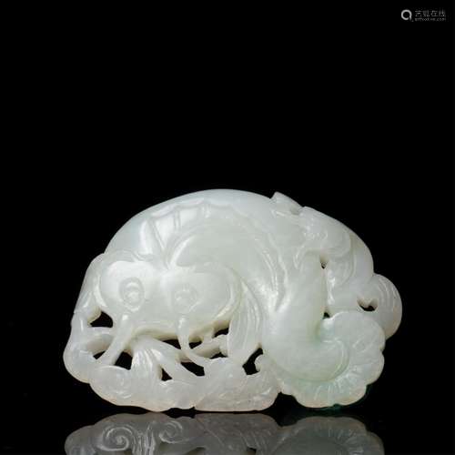 CHINESE HETIAN JADE FISH PENDANT