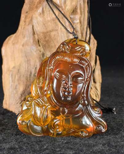 CHINESE AMBER PENDANT OF GUANYIN