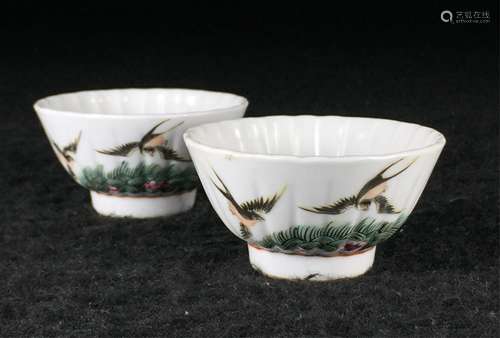 PAIR OF CHINESE FAMILLE ROSE PORCELAIN CUPS