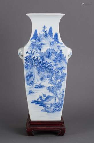 CHINESE BLUE AND WHITE PORCELAIN VASE