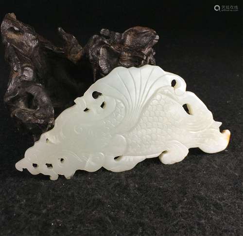 CHINESE WHITE JADE FISH PENDANT